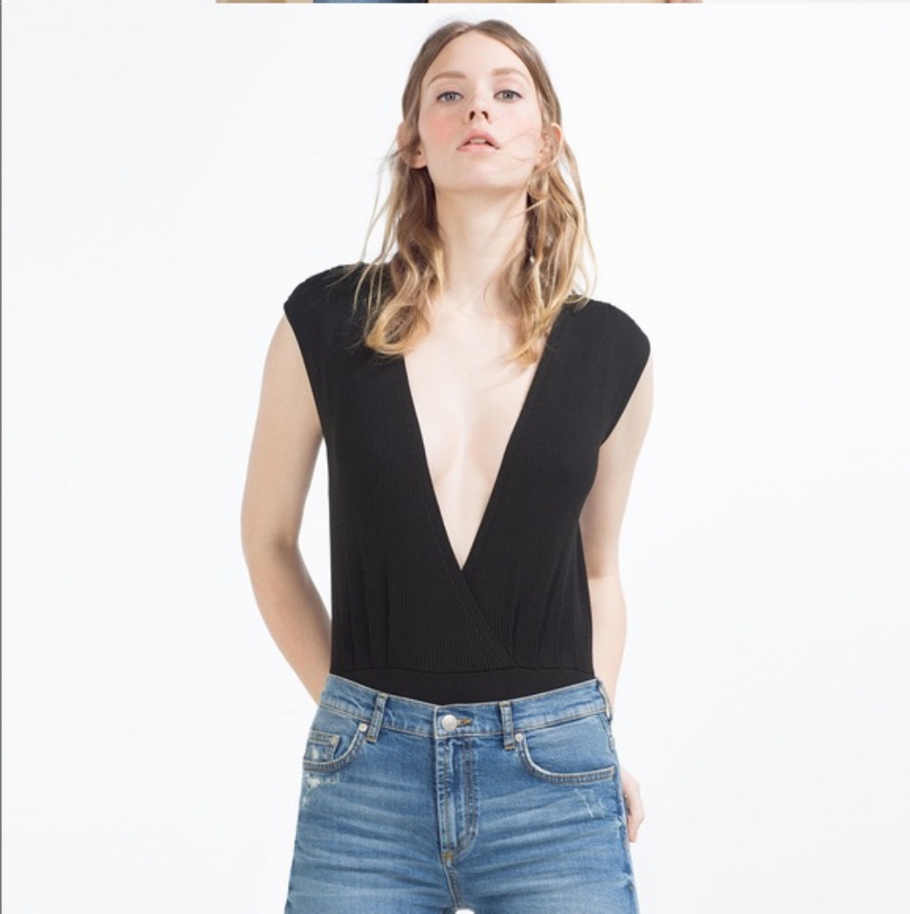 Sale 🤯🥳  Zara Bodysuit V Neckline Knit